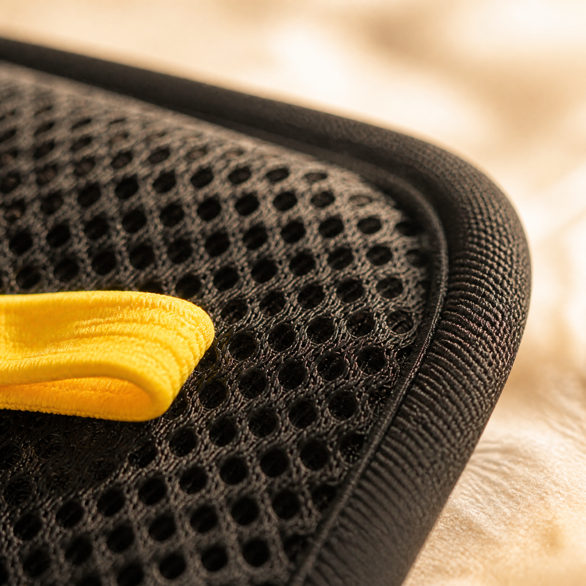 FurOff pet grooming glove — detail photo 5